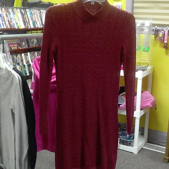 Abercrombie & Fitch Dresses & Skirts - 🌟Abercrombie & Fitch Red Dress
